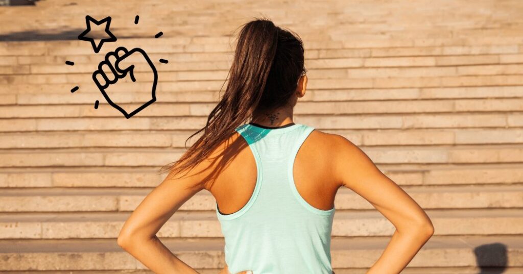 40代女性が静かに前を向き、自分の美しさを選び取る決意をする瞬間。美を生きる姿勢として捉えるイメージ。
