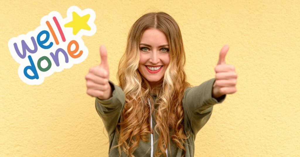 前向きな表情でスキンケア「私にもできる」と感じながら行動を始め、自己効力感を高めていく様子