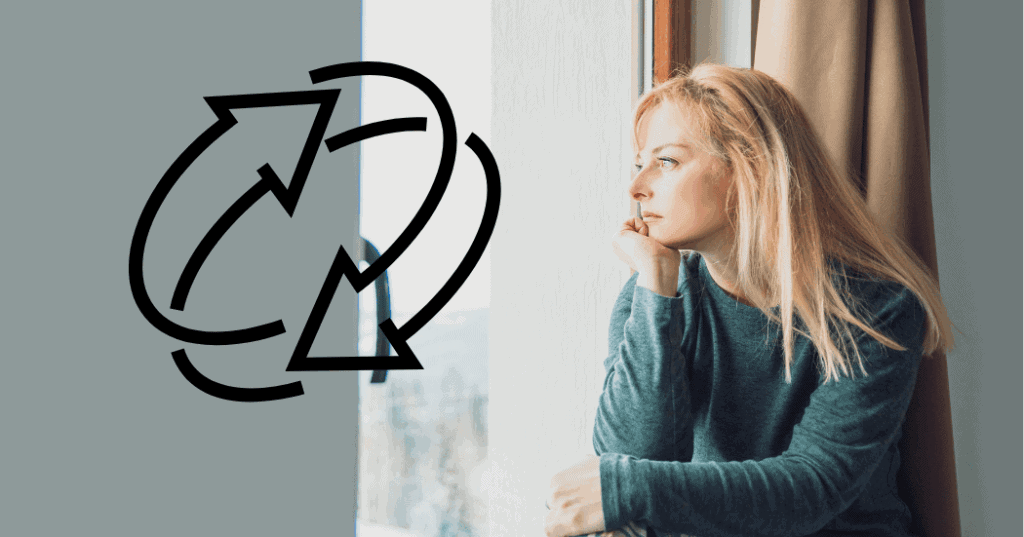 恋愛・仕事・お金で繰り返される無意識のパターンに気づく40代女性のイメージ