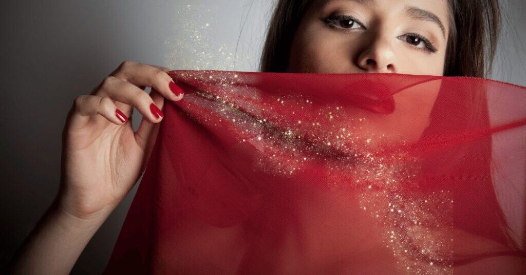 なぜ今40代女性に欲が必要なのかを前向きに考える女性のイメージ
