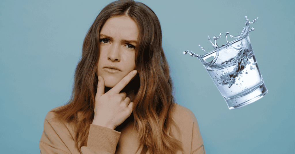 水を飲んでも肌は潤わないと言われる理由をわかりやすく解説するイメージ